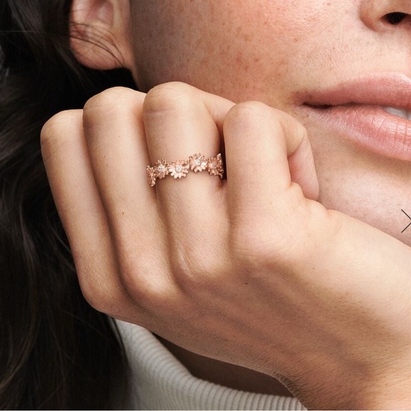 Pandora Sparkling Daisy Flower Crown Ring size 48 - Picture 8 of 9